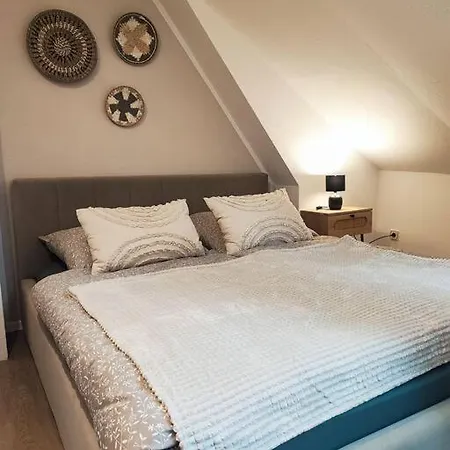 Apartment Stylische Altstadtwohnung - Netflix - Smart Tv - Schlafsofa Fuer 3 Personen *
