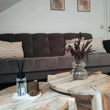Apartment Stylische Altstadtwohnung - Netflix - Smart Tv - Schlafsofa Fuer 3 Personen *